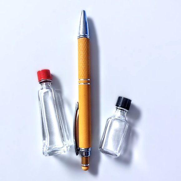 Vintage Set of 2 MINI Glass Collector Bottles ~ Red & Black Plastic Screw Caps - Picture 5 of 10